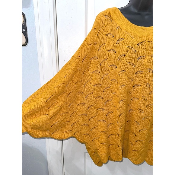 Andree by Unit Scalloped Hem Dolman Sweater, size 2x - Picture 5 of 6